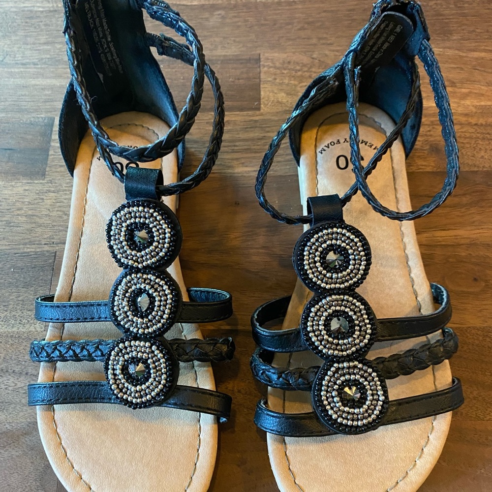 Girls size 1 So dress sandals
